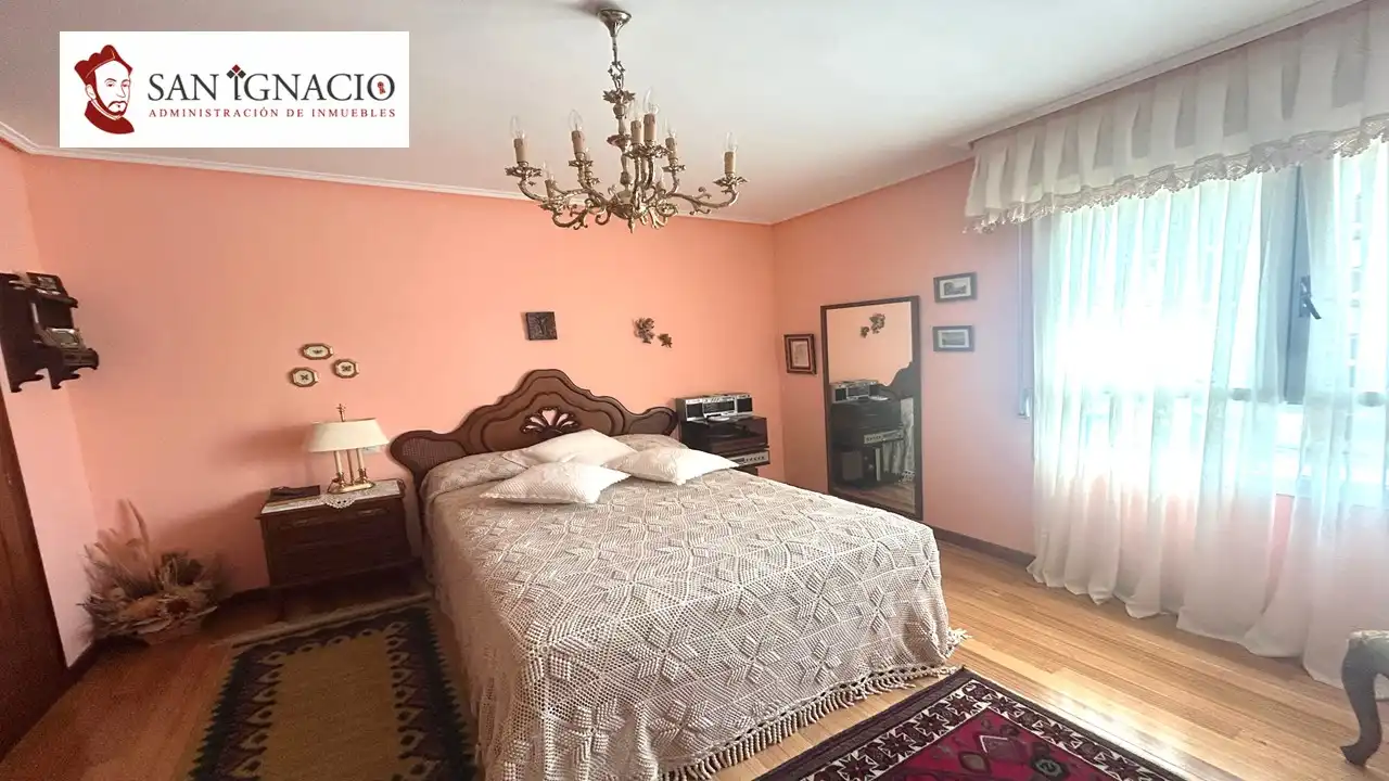 Bedroom of Flat for sale in Villarcayo de Merindad de Castilla la Vieja  with Furnished