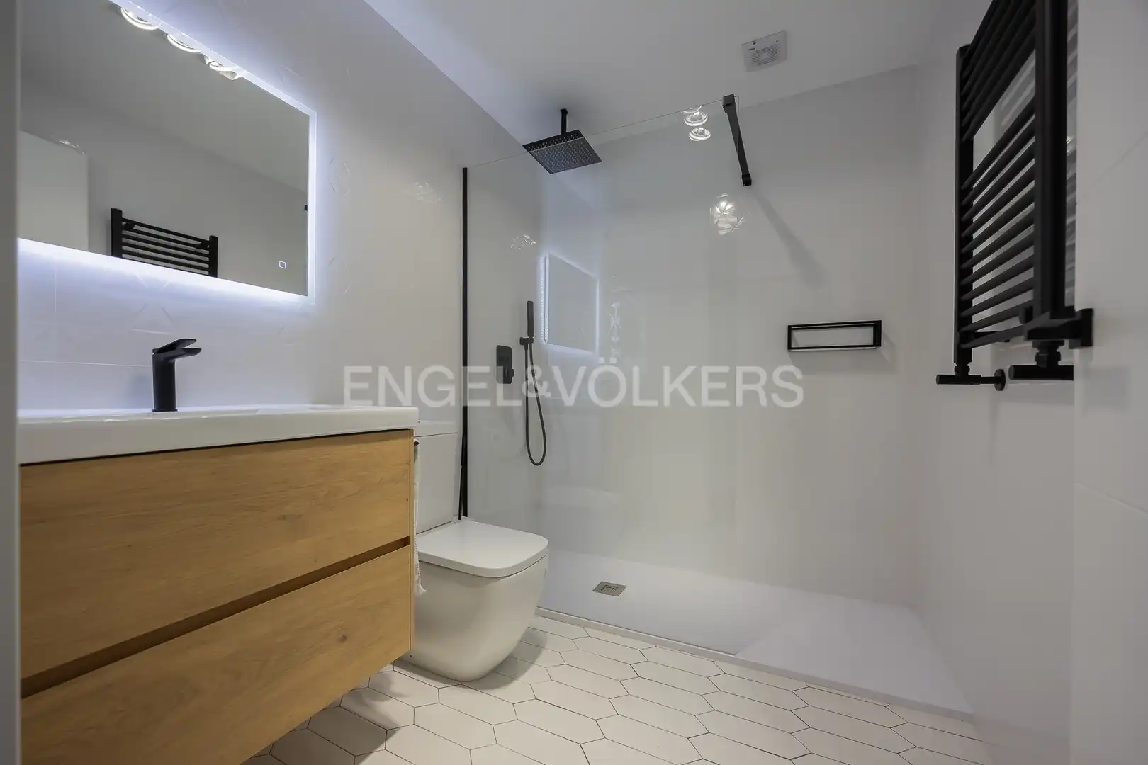 Baño de Casa adosada en venta en Larrabetzu con Aire acondicionado, Calefacción y Jardín privado