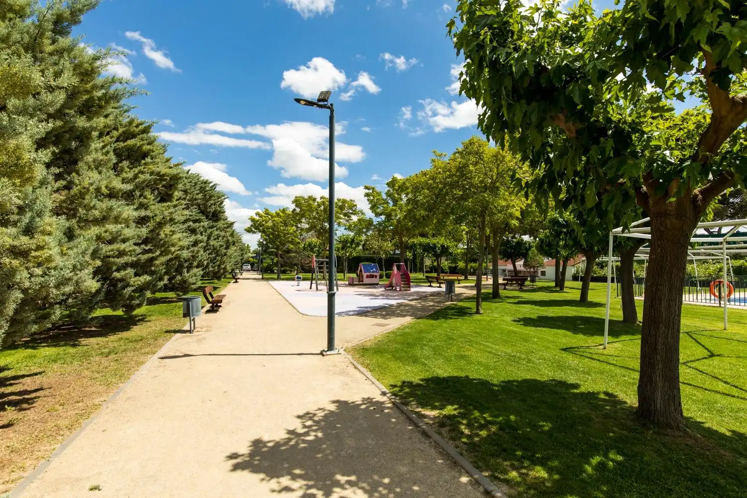 Vista exterior de Casa adosada en venta en Montecanal - Valdespartera - Arcosur