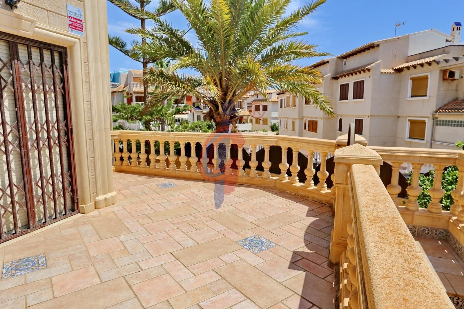 Terrassa de Casa o xalet en venda en Guardamar del Segura amb Aire condicionat, Jardí privat i Terrassa