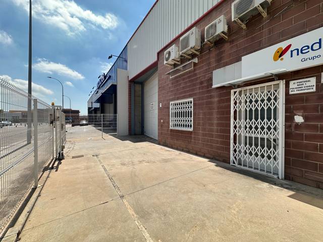 Nave industrial en Alquiler en Ciutat del Transport - La Salera