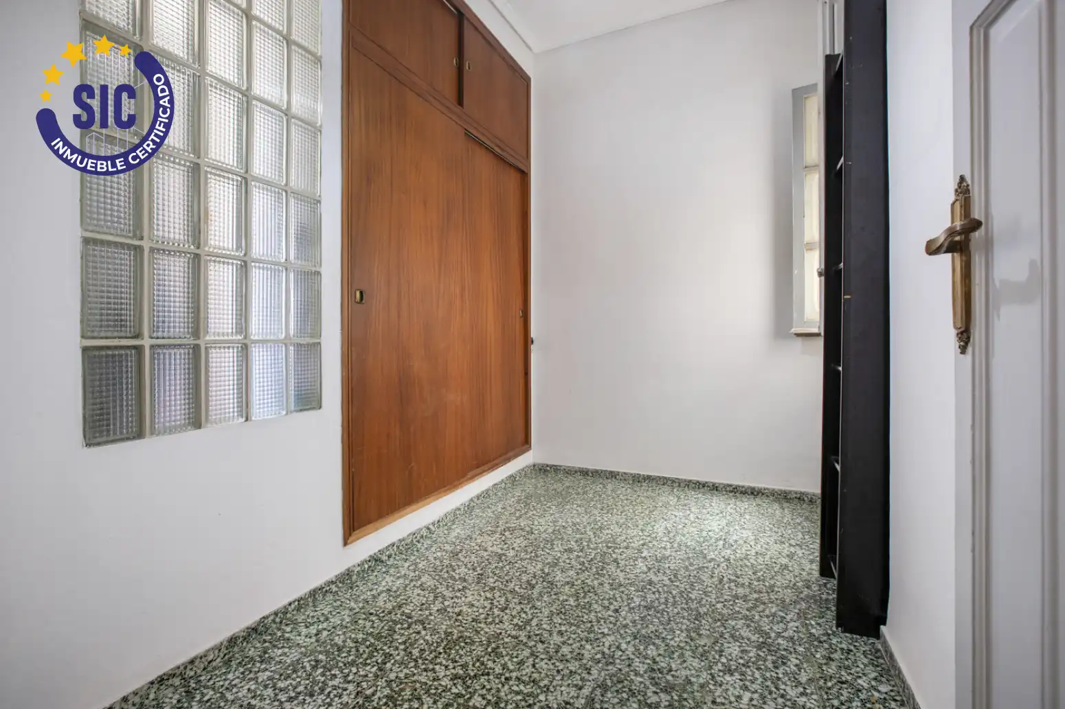 Piso en venta en Valencia con Calefacción, Trastero y Balcón