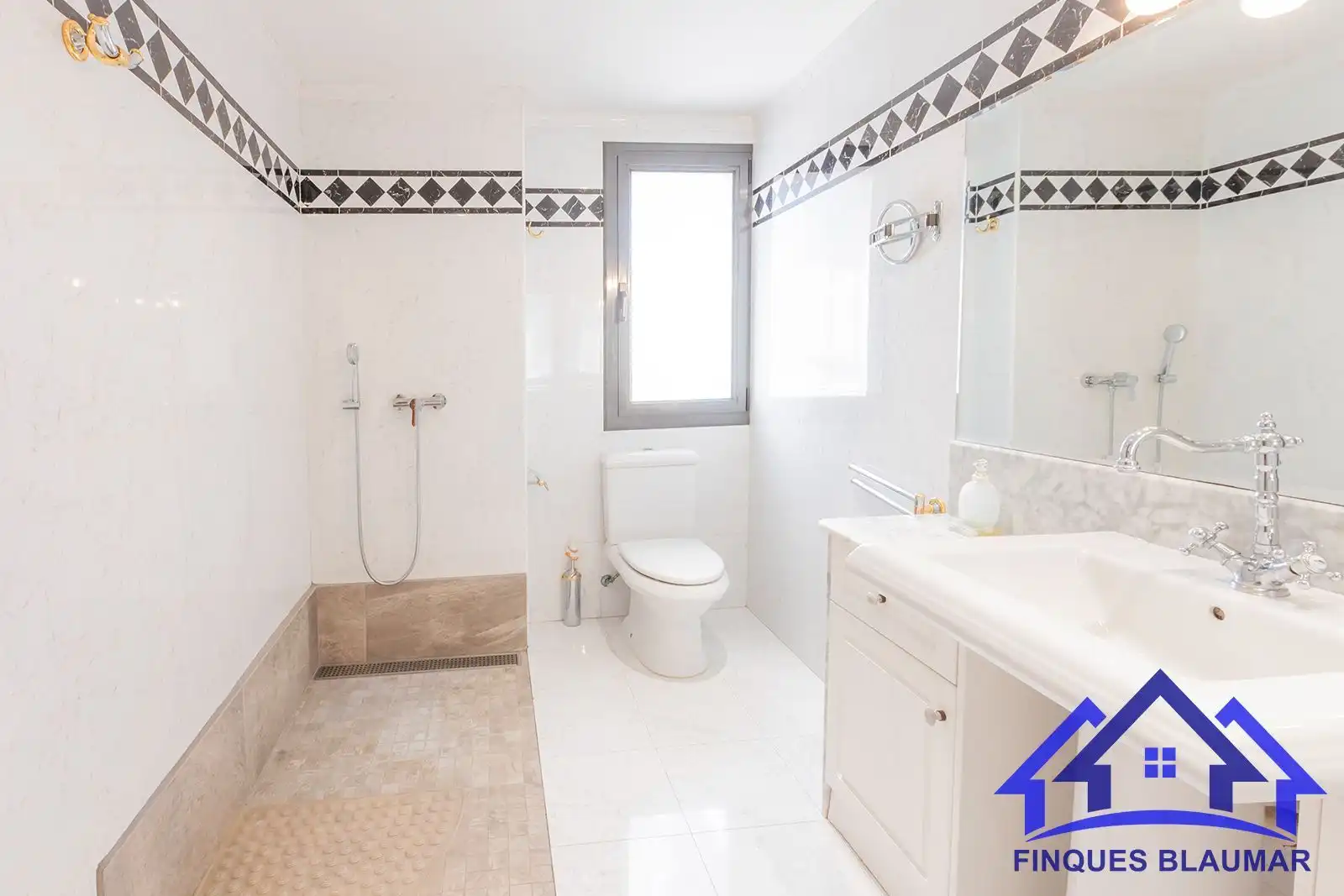 Baño de Ático en venta en Arenys de Mar con Aire acondicionado, Calefacción y Terraza