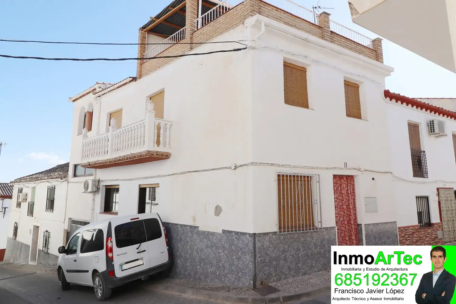 Casa amb balcó en venda a Calle Cuadrada 11