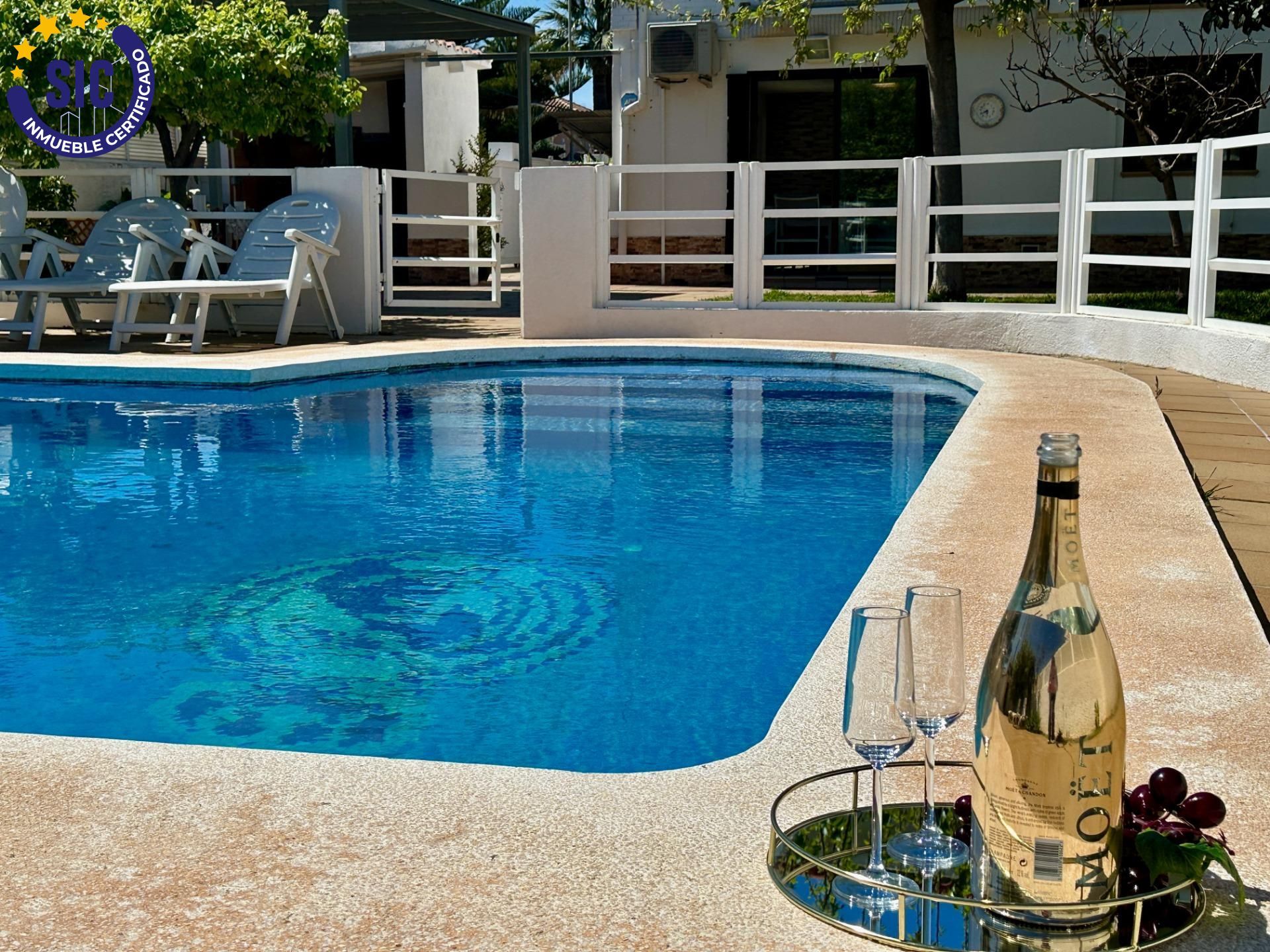 Piscina de Casa o xalet en venda en Benicasim / Benicàssim amb Aire condicionat, Calefacció i Jardí privat