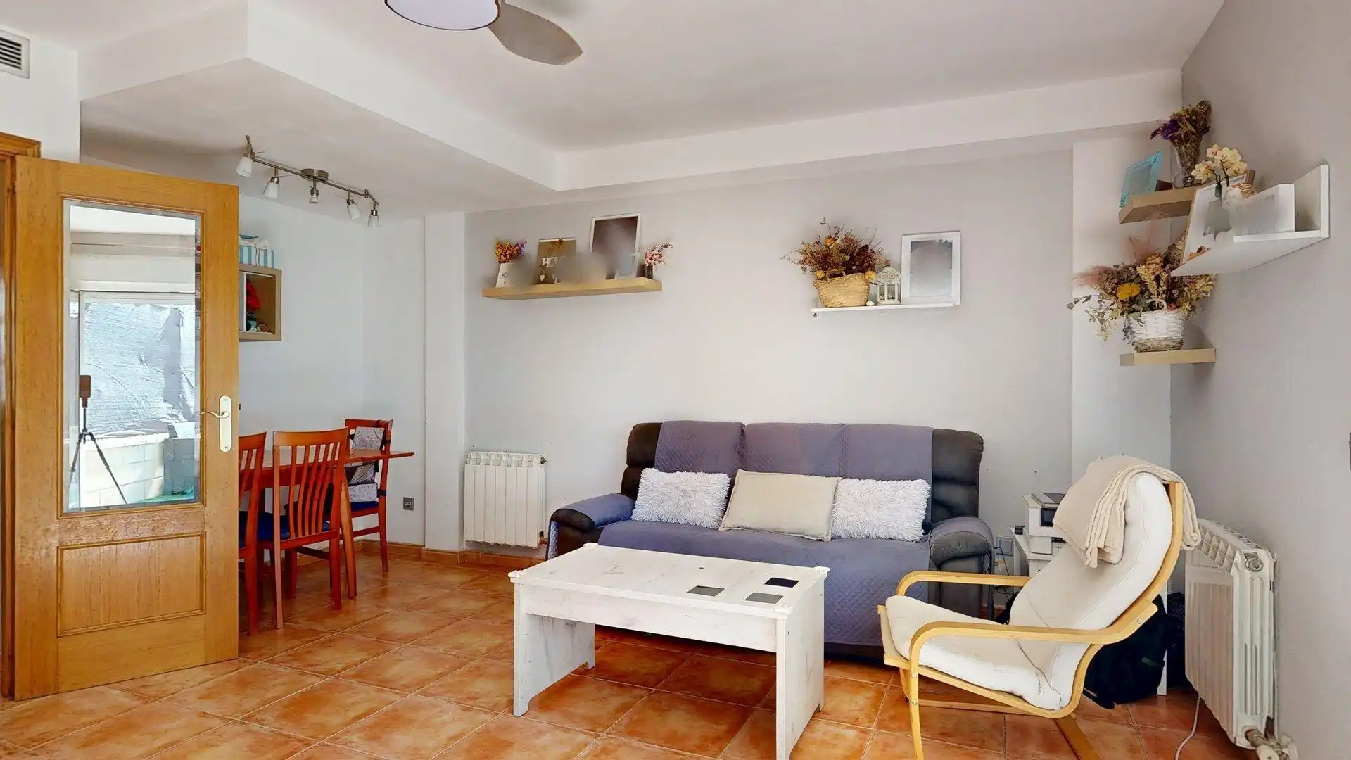 Sala de estar de Casa adosada en venta en Zaragoza con Calefacción, Jardín privado y Terraza