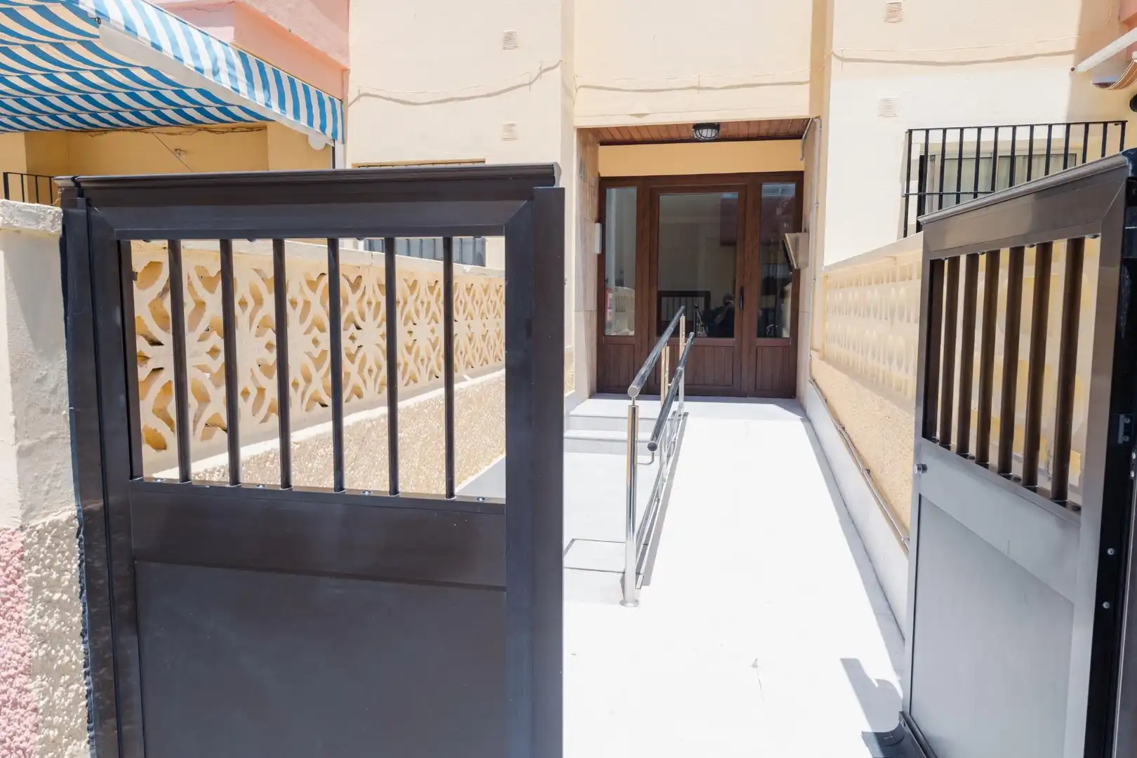Flat for sale in Calle RAMON Y CAJAL, Playa de la Regla