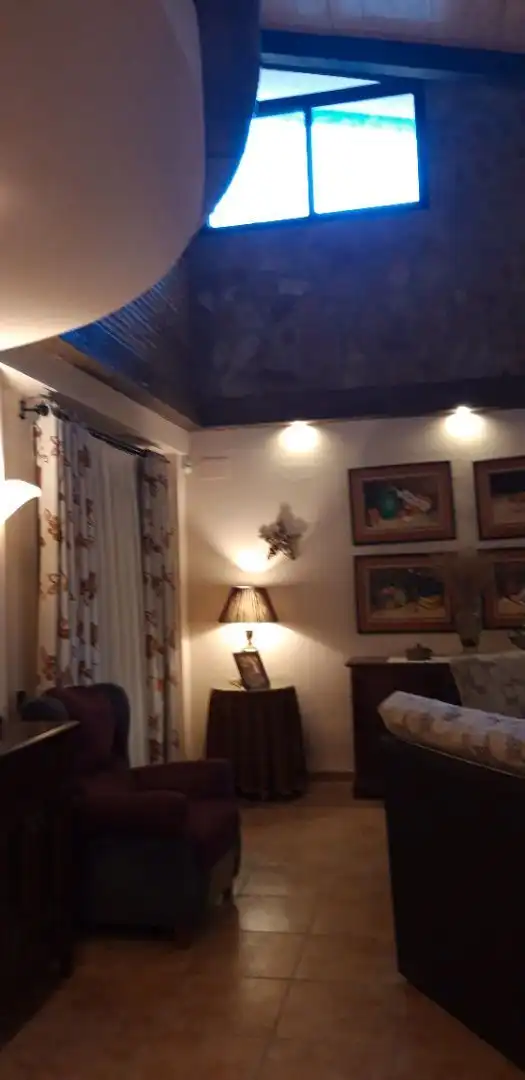 Menjador de Casa o xalet en venda en Linares amb Aire condicionat, Calefacció i Jardí privat