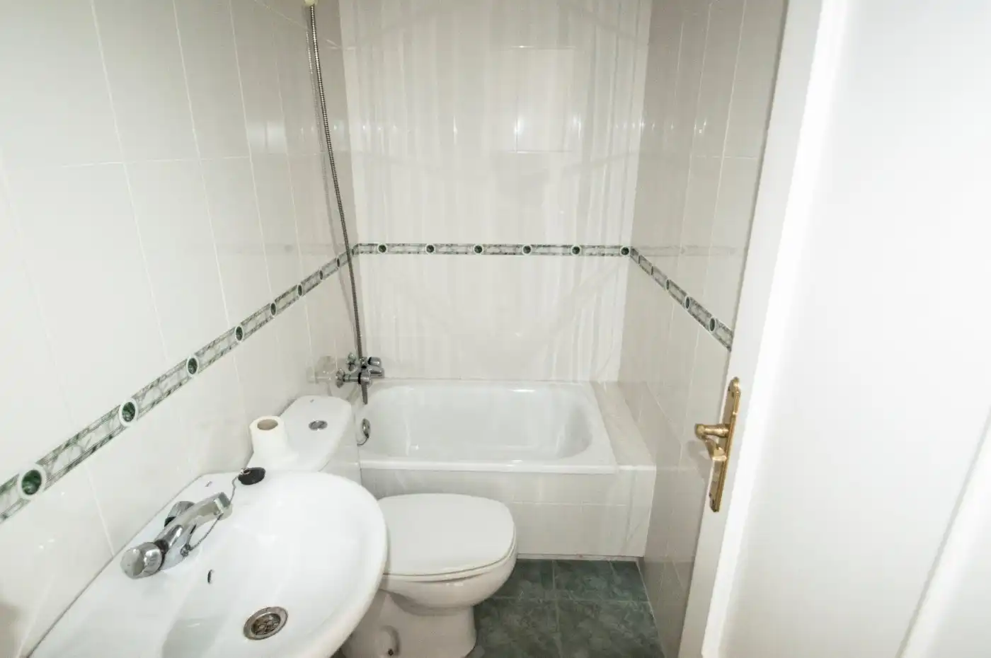 Bathroom of Flat for rent in Roquetas de Mar  with Terrace and Community pool