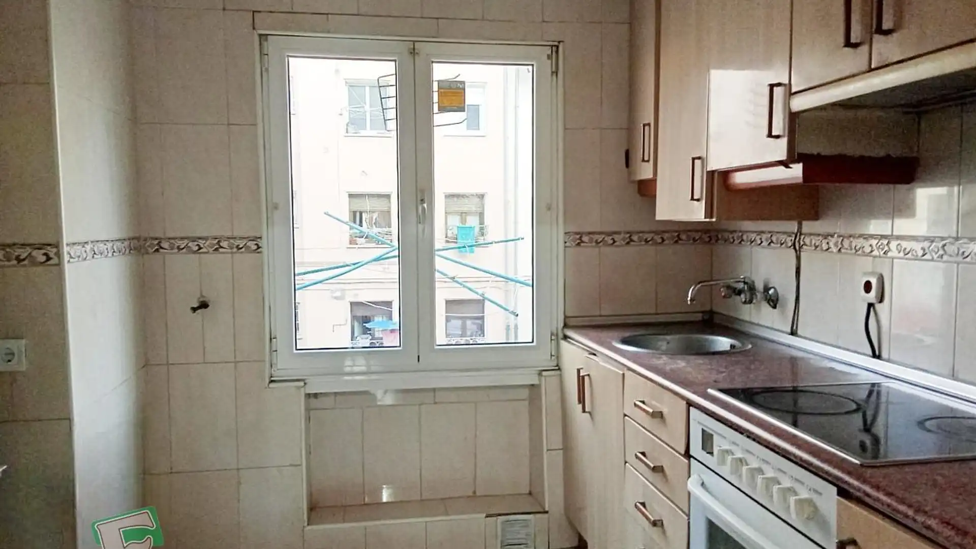 Cuina de Pis en venda en Oviedo  amb Alarma