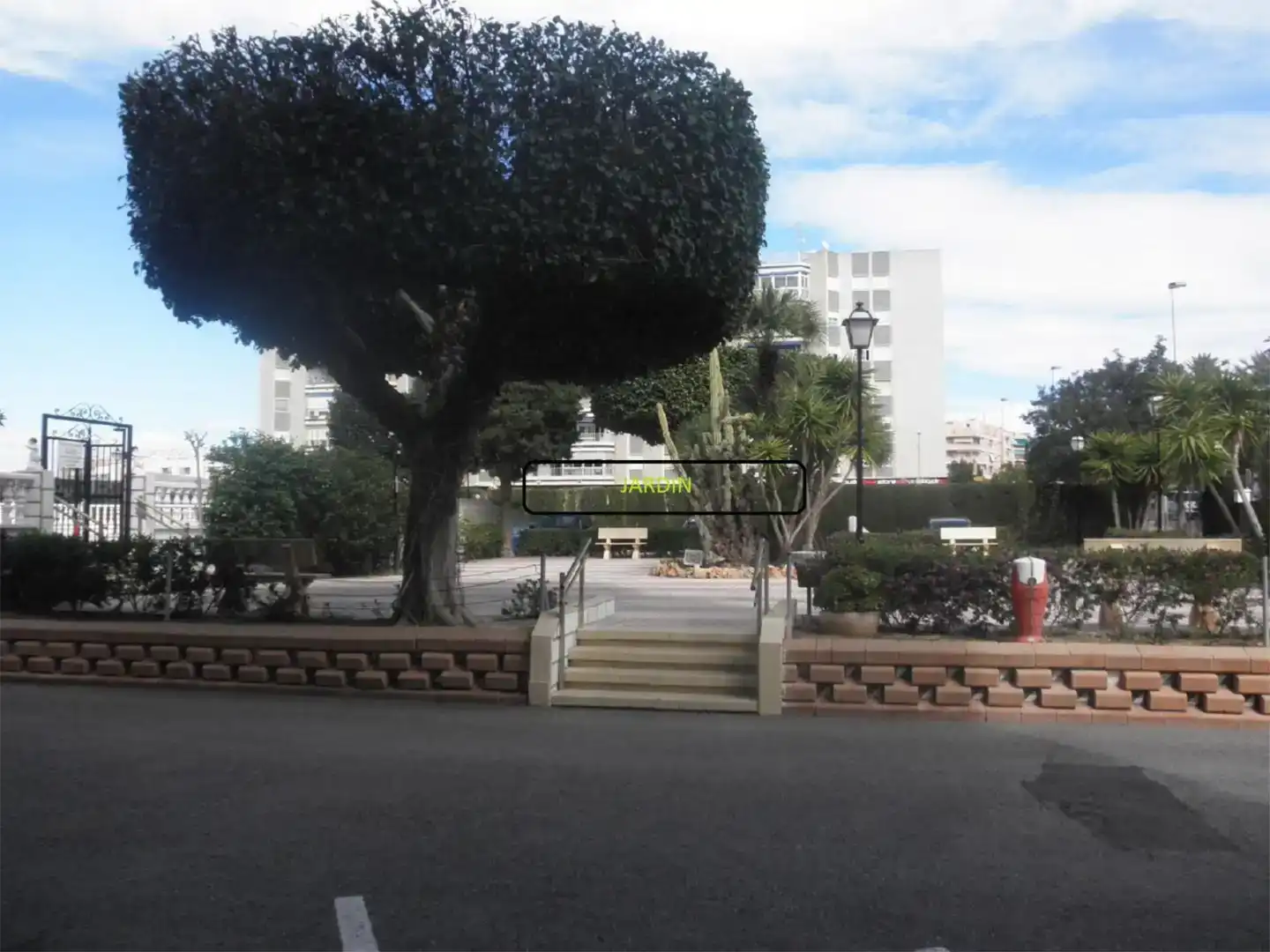 Aparcament de Apartament en venda en Santa Pola amb Aire condicionat, Jardí privat i Piscina