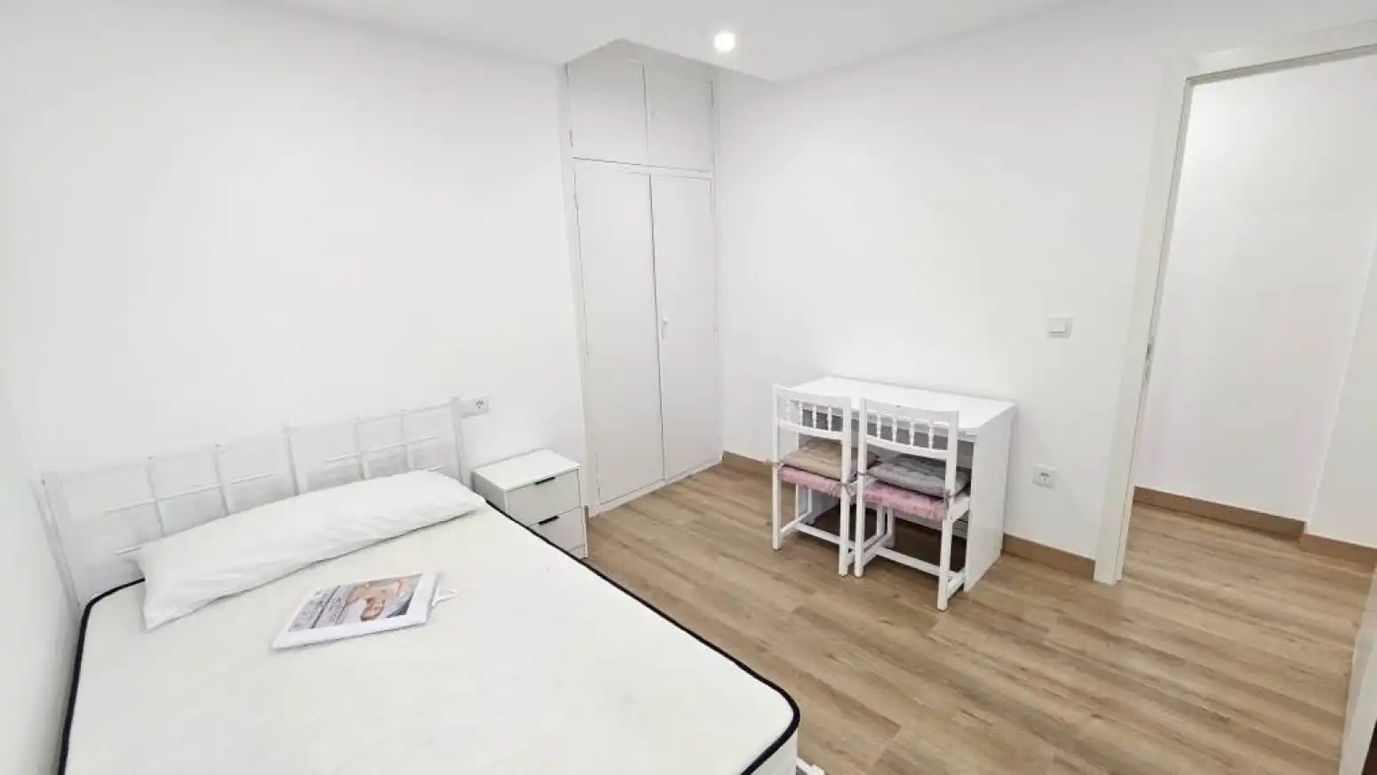 Schlafzimmer von Wohnung zur Miete in Salamanca mit Heizung, Möbliert und Balkon