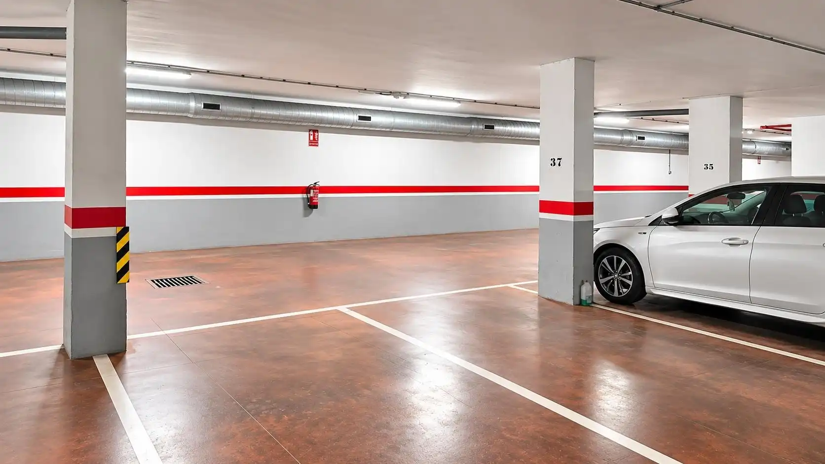 Garage for rent in Paseo Paseo Palmeral, Aguadulce Sur