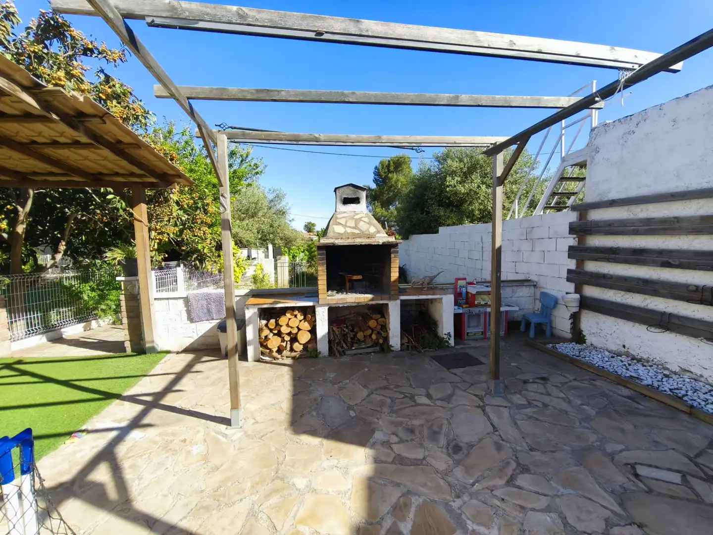 Terrassa de Casa o xalet en venda en Mont-roig del Camp amb Aire condicionat, Calefacció i Jardí privat