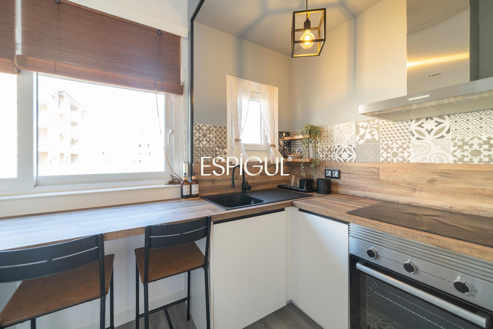 Kitchen of Flat for sale in Girona Capital  with Air Conditioner, Heating and Parquet flooring
