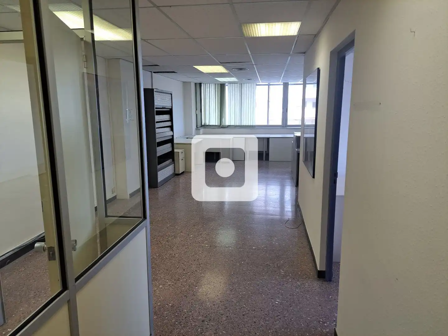 Büro zum Verkauf in Terrassa mit Klimaanlage und Heizung