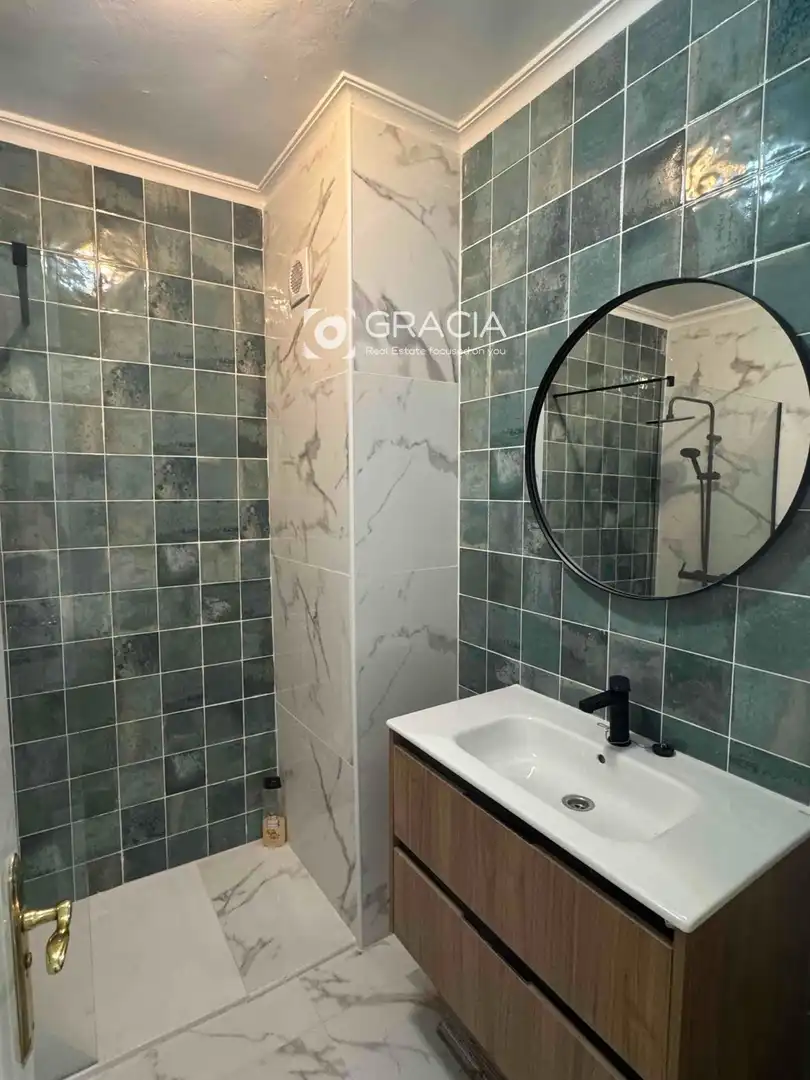 Baño de Piso de alquiler en Arona con Terraza, Piscina y Amueblado