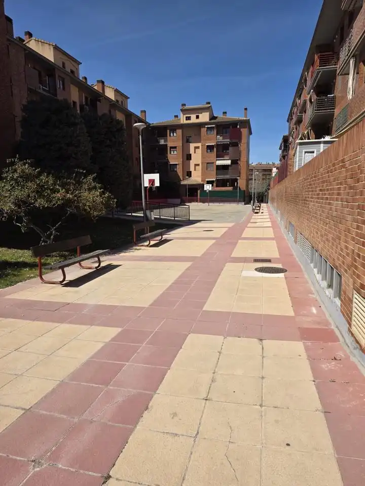 Parking de Piso en venta en Zaragoza con Aire acondicionado, Calefacción y Jardín privado