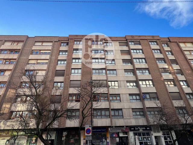 Piso en Venta en REGINO SAINZ DE LA MAZA en Villa Pilar