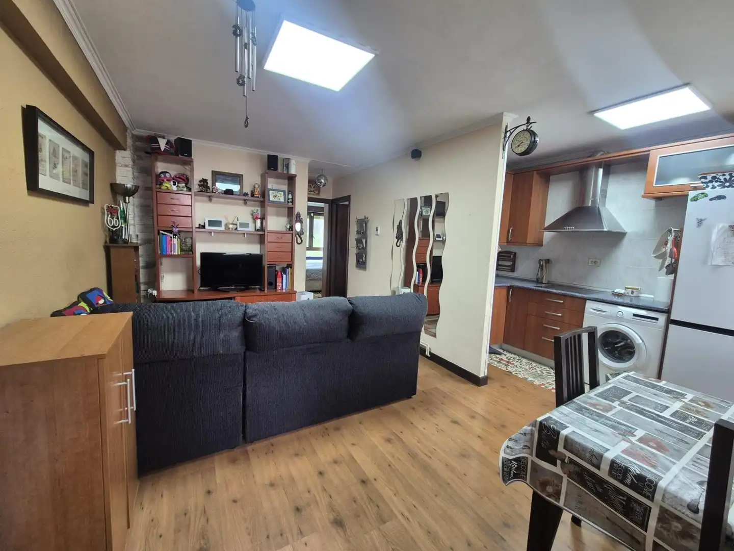 Sala de estar de Apartamento en venta en Valle de Mena con Parquet y Piscina comunitaria