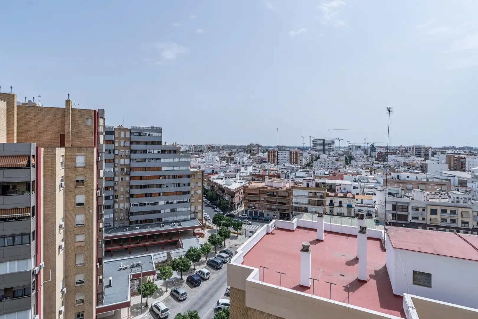 Exterior view of Flat for rent in Sevilla  with Air Conditioner, Heating and Furnished