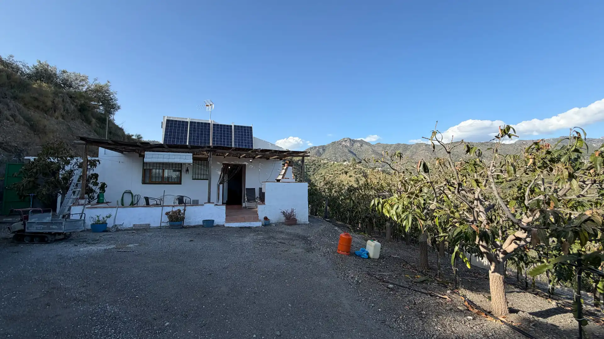Vista exterior de Finca rústica en venda en Torrox amb Terrassa, Moblat i Rentadora