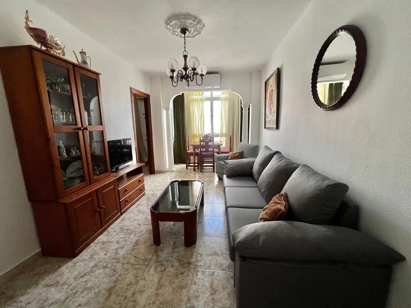 Sala d'estar de Pis de lloguer en Málaga amb Aire condicionat i Moblat