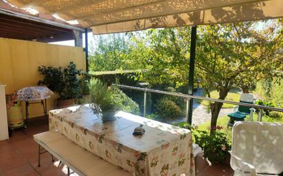 Jardí de Casa adosada en venda en Amoeiro amb Terrassa, Piscina i Balcó