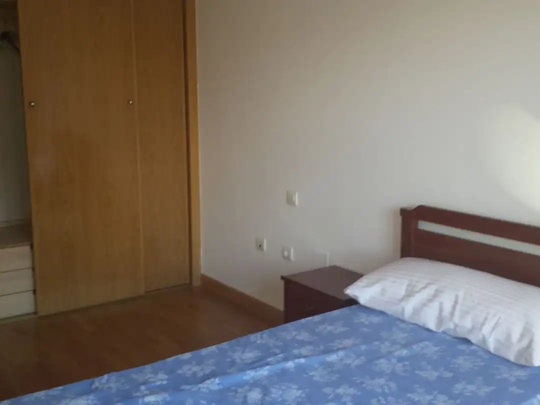 Schlafzimmer von Wohnung zur Miete in Benavente mit Heizung, Möbliert und Waschmaschine