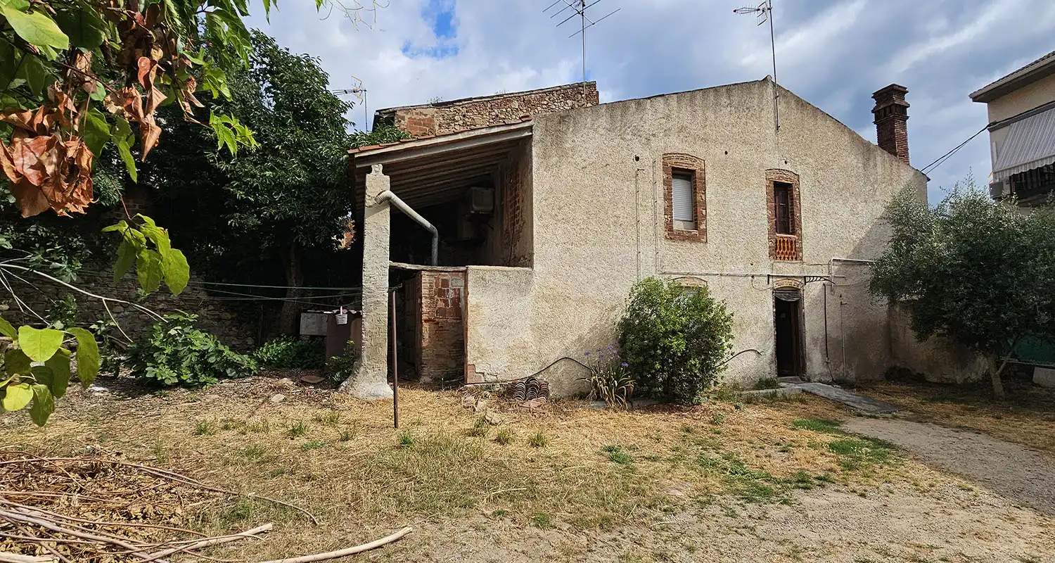 Vista exterior de Finca rústica en venda en Breda amb Calefacció, Jardí privat i Terrassa