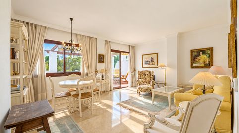 Dúplex en una posición elevada, con una amplia terraza y vistas a la bahía de Marbella y a La Concha, imagen 4