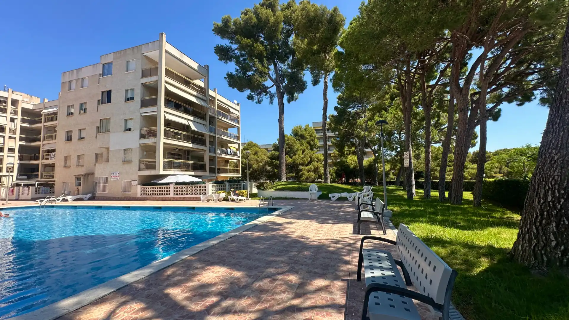 Schwimmbecken von Dachboden zum Verkauf in Salou mit Klimaanlage, Möbliert und Balkon