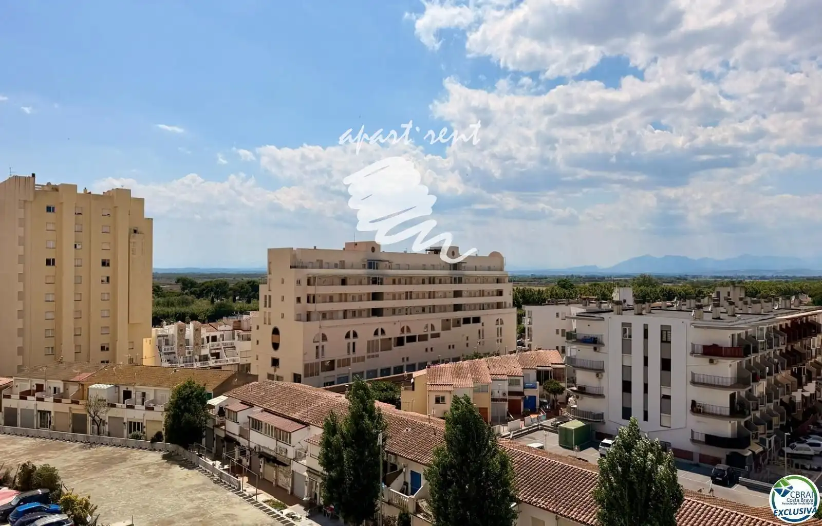 Vista exterior de Piso en venta en Empuriabrava con Calefacción, Terraza y Amueblado