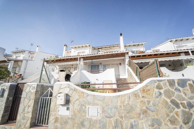 Casa adosada en Venta en Els Masos - Els Garrofers