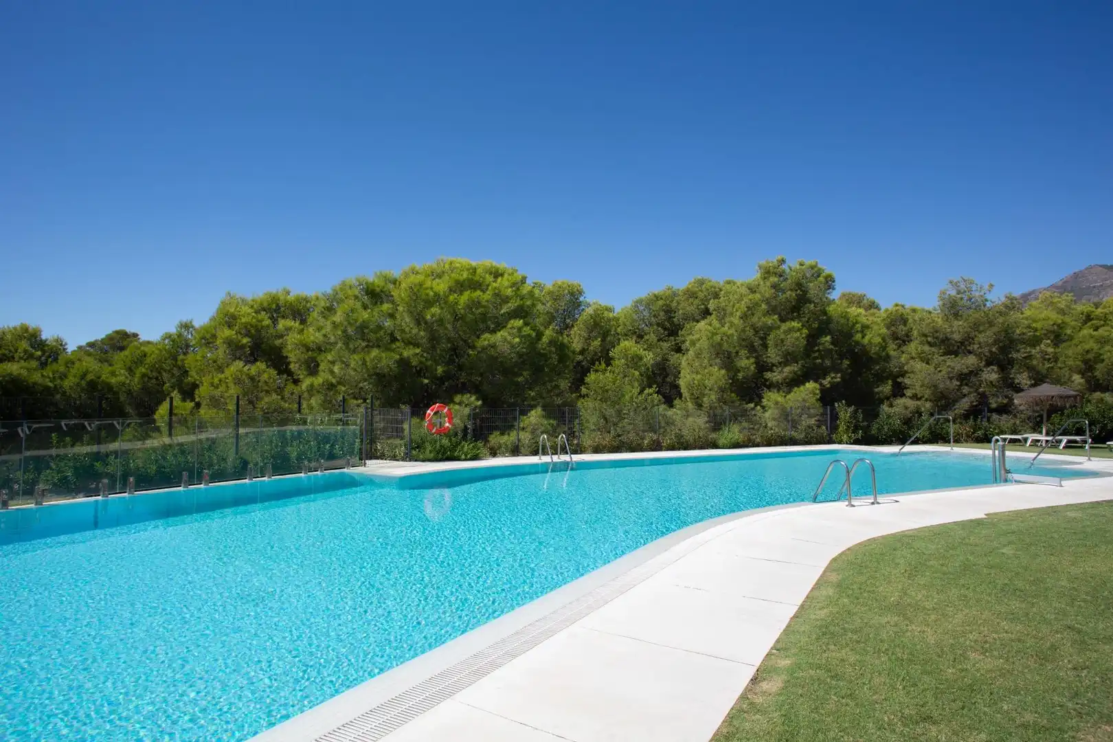 Piscina de Apartamento en venta en Fuengirola con Aire acondicionado, Calefacción y Terraza