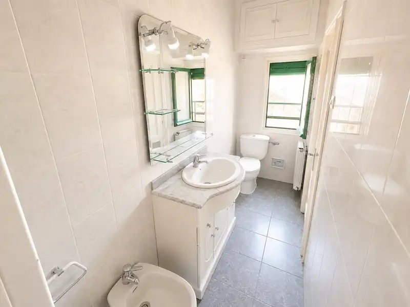 Baño de Piso en venta en Madrid con Calefacción y Amueblado