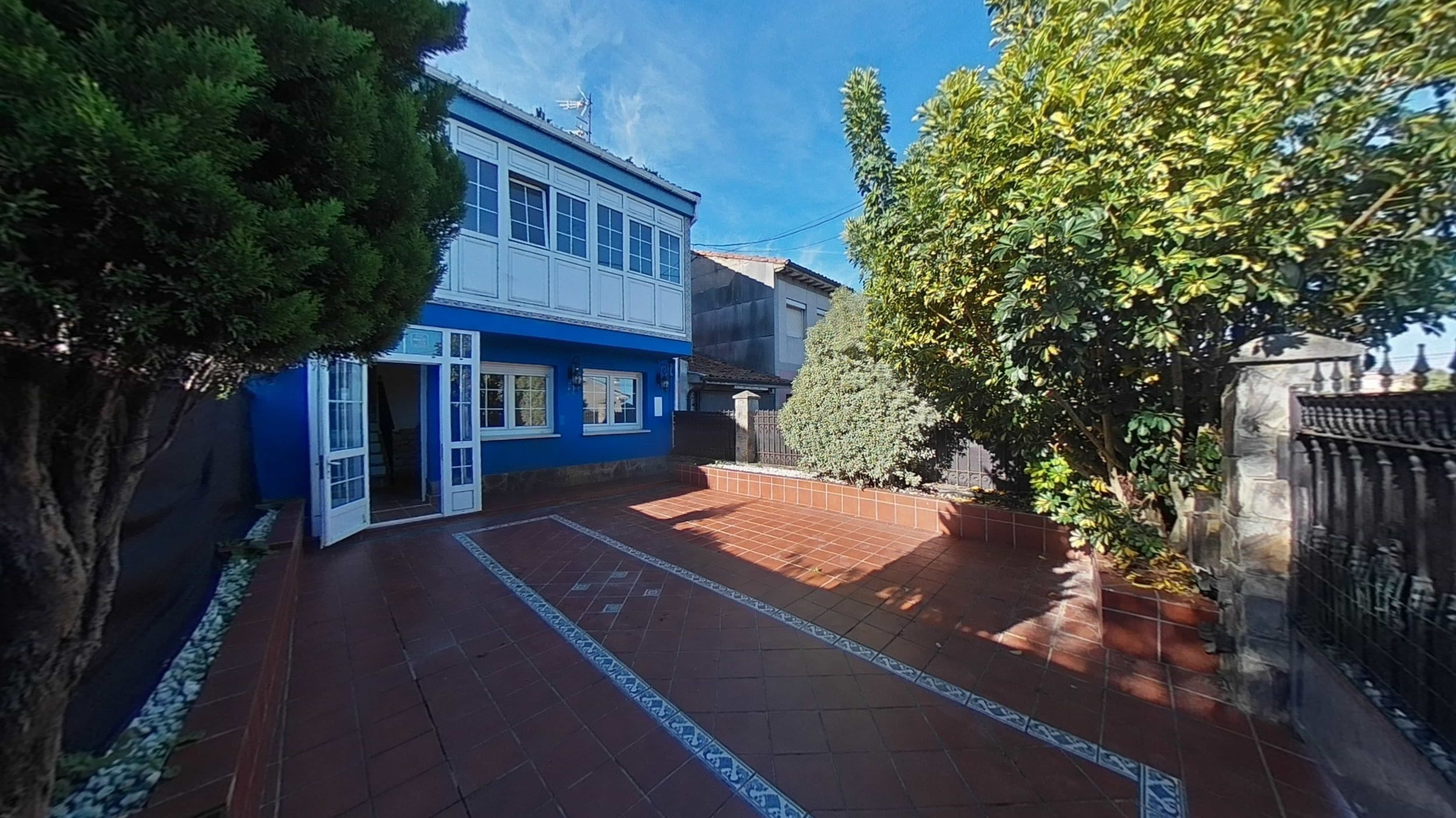 Vista exterior de Casa o xalet en venda en Avilés amb Calefacció i Parquet