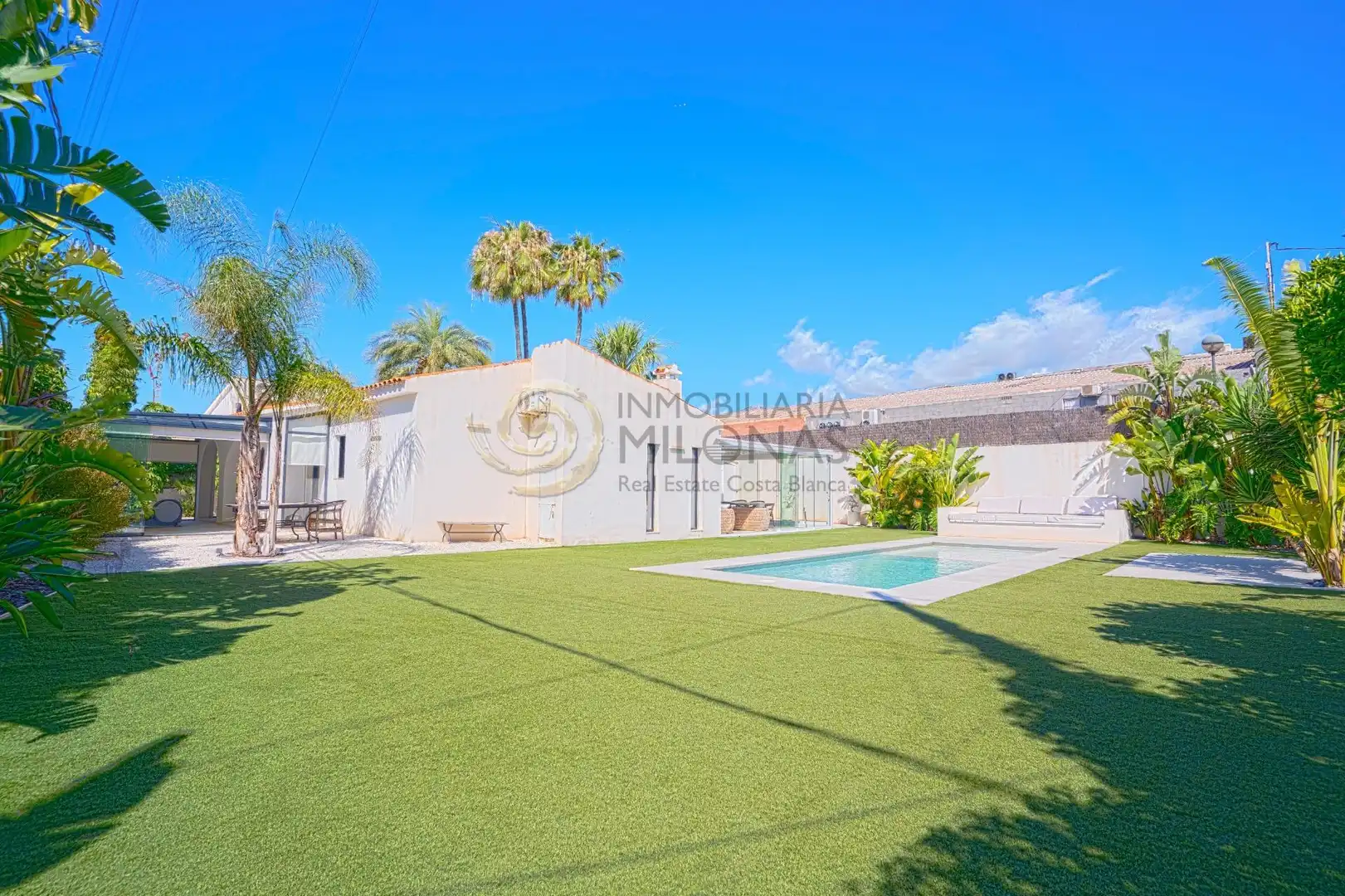 Vista exterior de Casa o chalet en venta en L'Alfàs del Pi con Aire acondicionado, Jardín privado y Terraza