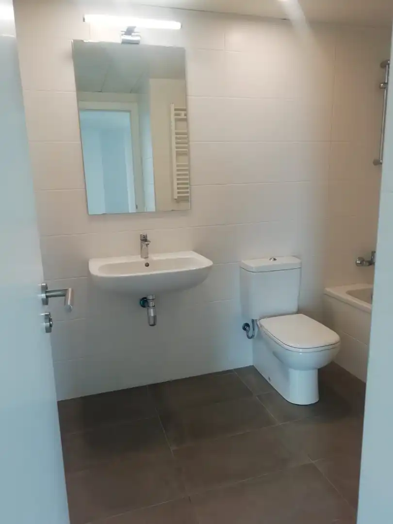 Badezimmer von Wohnung zum Verkauf in Terrassa mit Klimaanlage, Heizung und Parkett