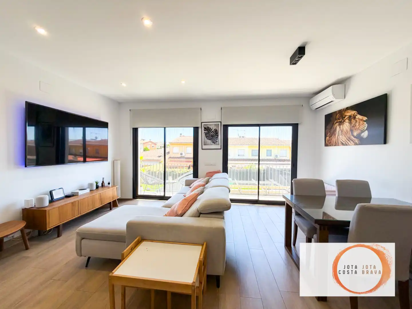 House with terrace for sale in Carrer Girona 16
