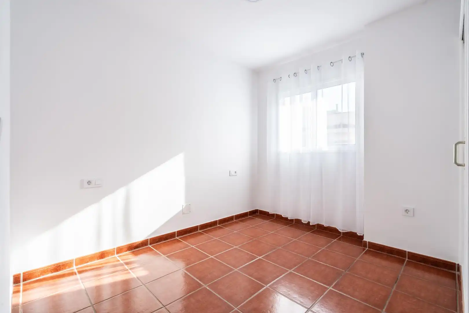 Habitación de Edificio en venta en Arona