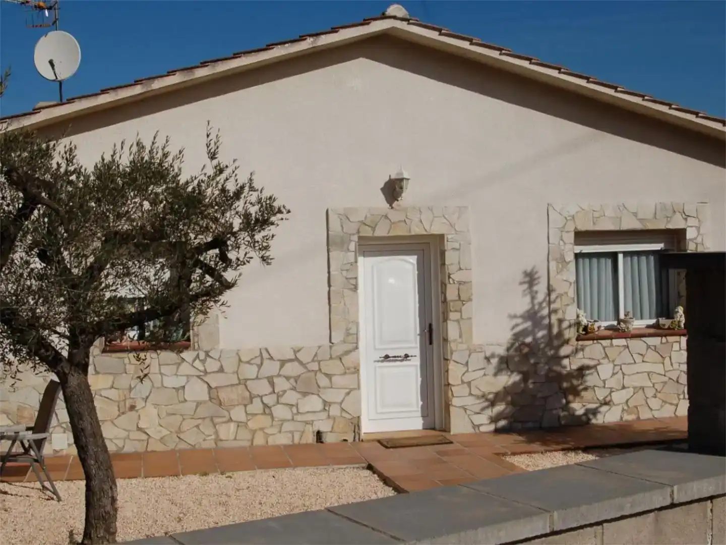 Vista exterior de Pis en venda en Riells i Viabrea, Girona