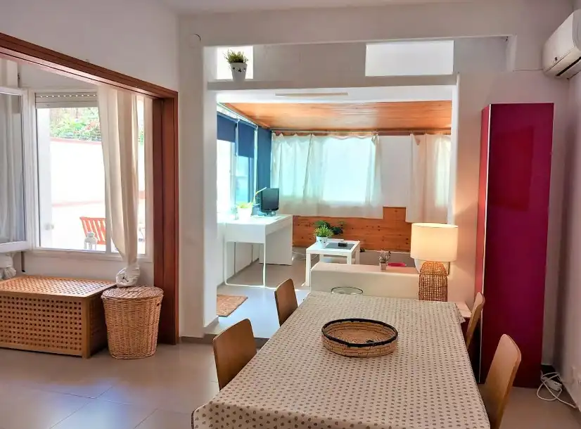 Flat with terrace to rent in Carrer de Sagués