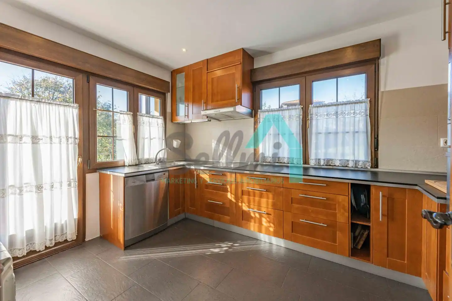 Cocina de Casa o chalet en venta en Cudillero con Calefacción, Jardín privado y Terraza