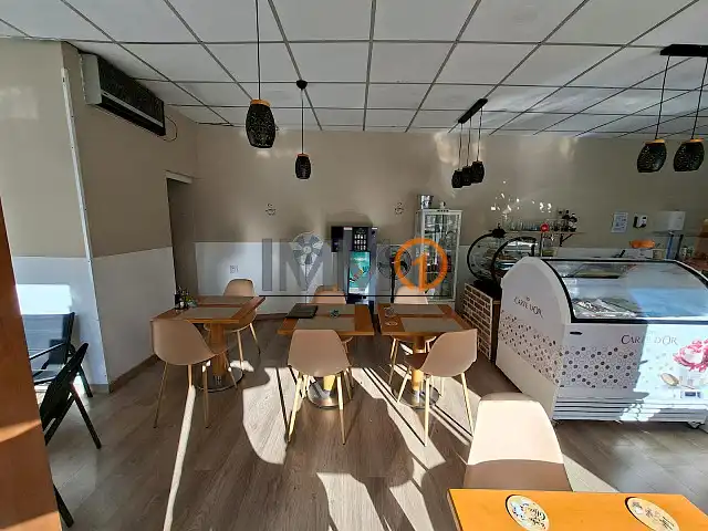 Local comercial en traspàs a Centro
