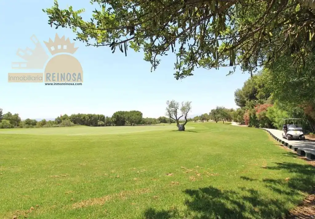 Casa adosada de lloguer a Avenida del Golf, Altorreal - El Chorrico