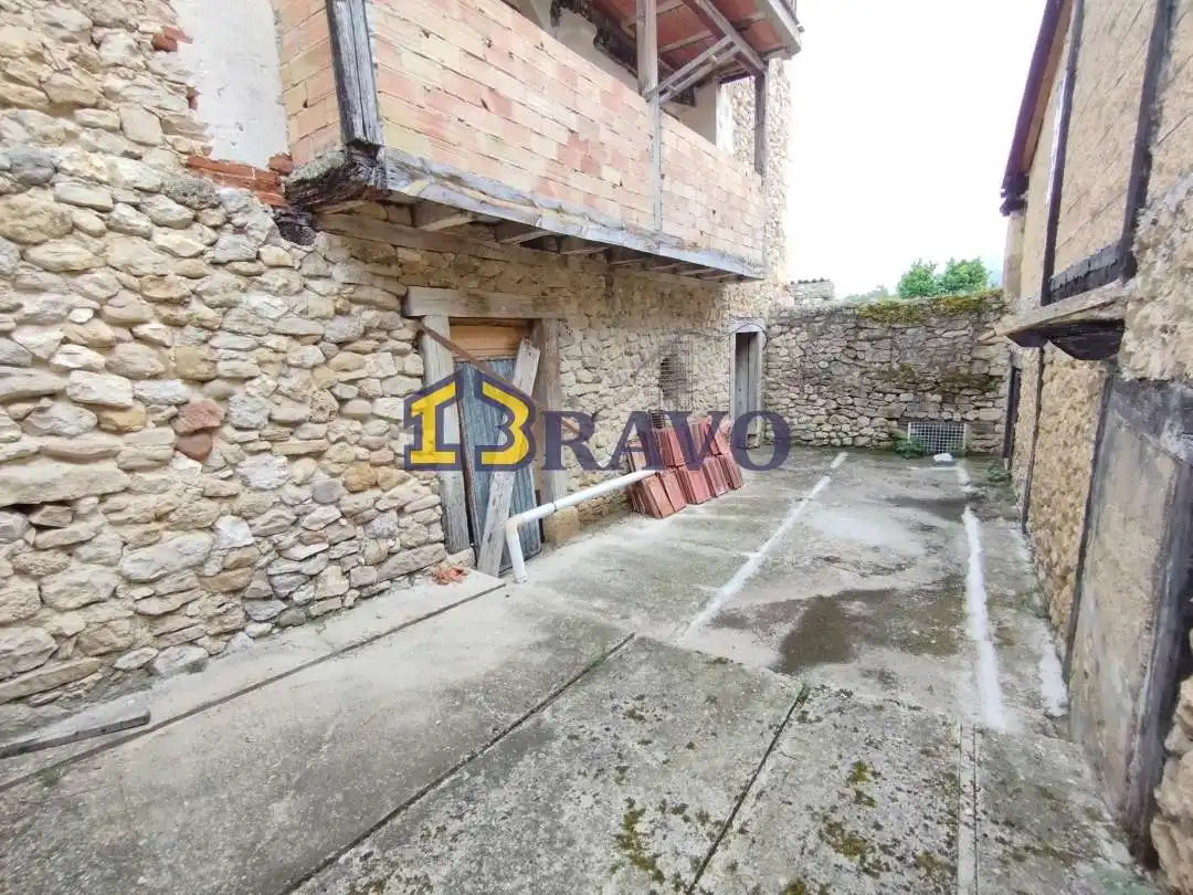 Casa o chalet en venta en Medina de Pomar con Calefacción, Jardín privado y Terraza