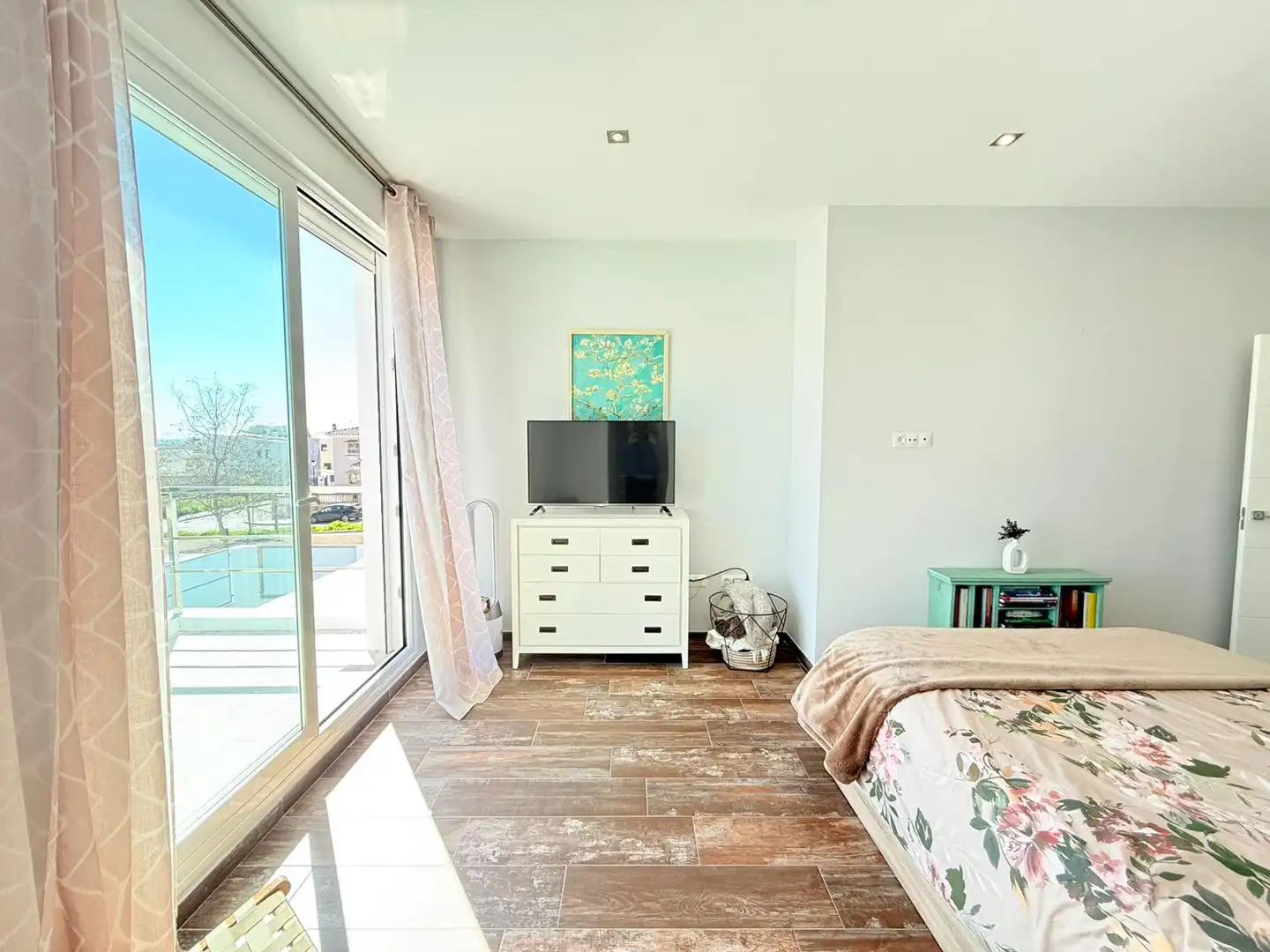 Dormitori de Casa o xalet en venda en Vélez-Málaga amb Aire condicionat, Jardí privat i Traster