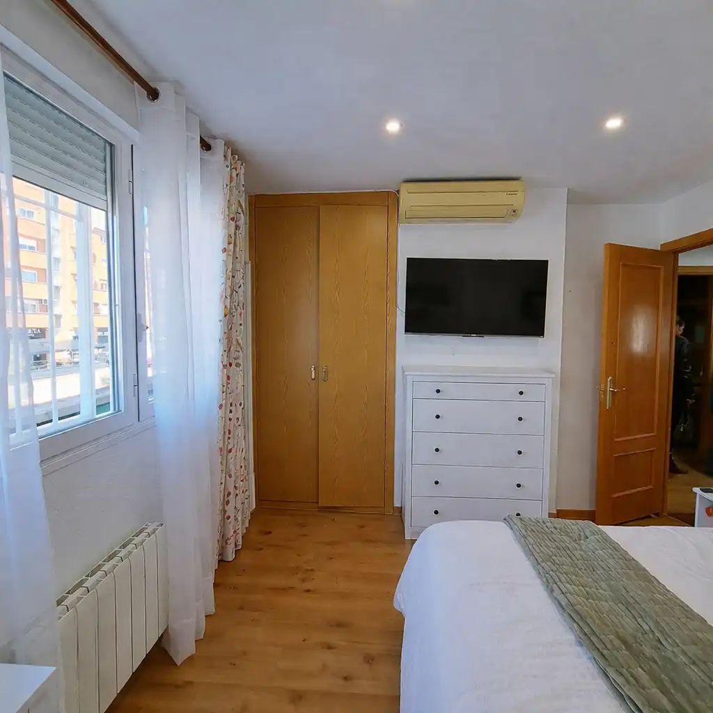Dormitori de Casa adosada en venda en Valdemoro amb Calefacció i Jardí privat
