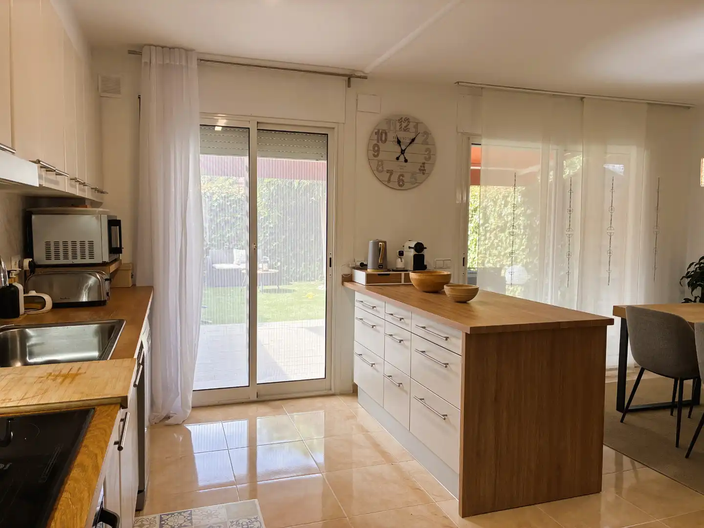 Cocina de Casa o chalet en venta en Celrà con Aire acondicionado, Calefacción y Jardín privado